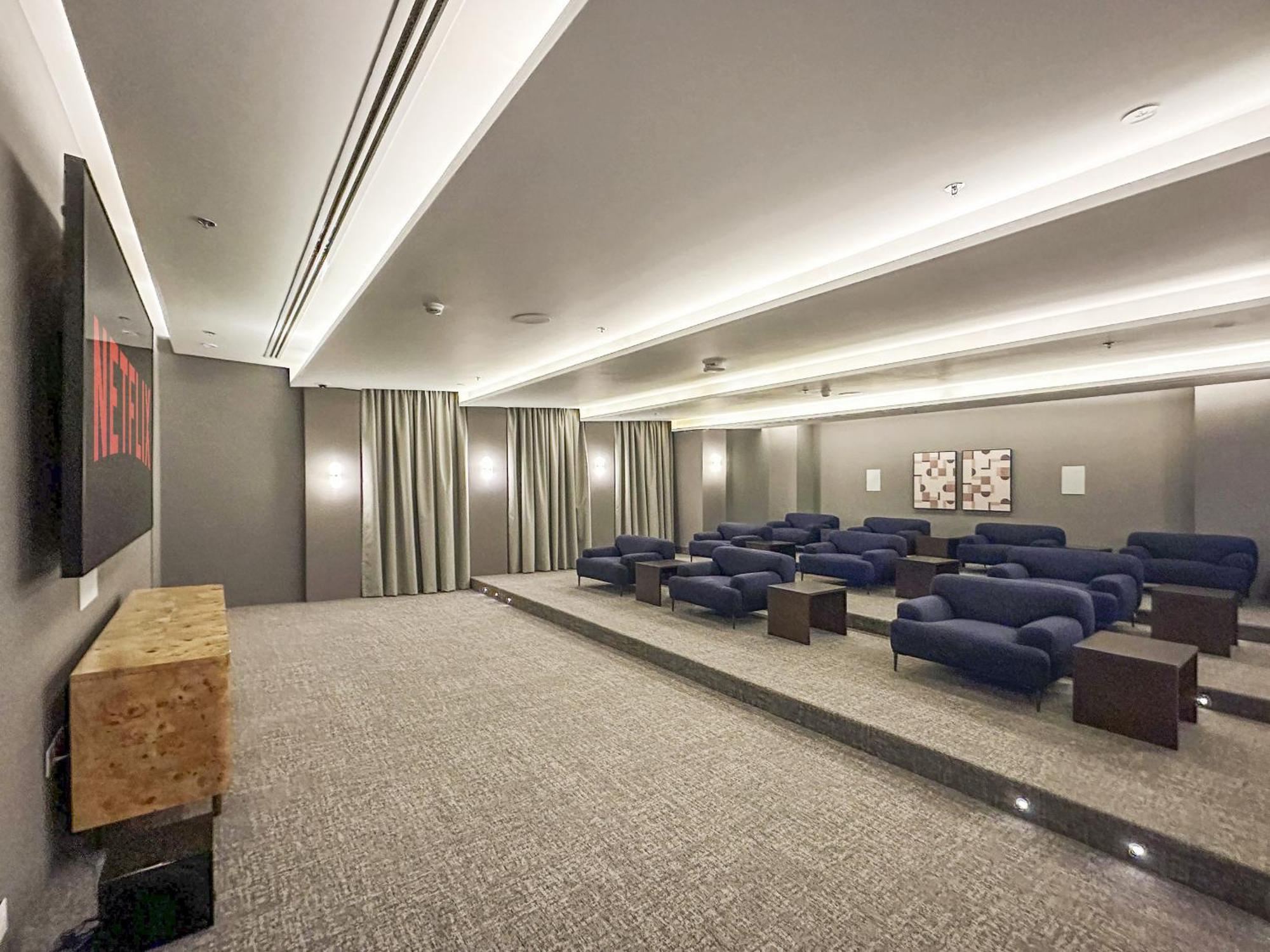 Vayk - Luxury 1 Bd In Downtown Dubai