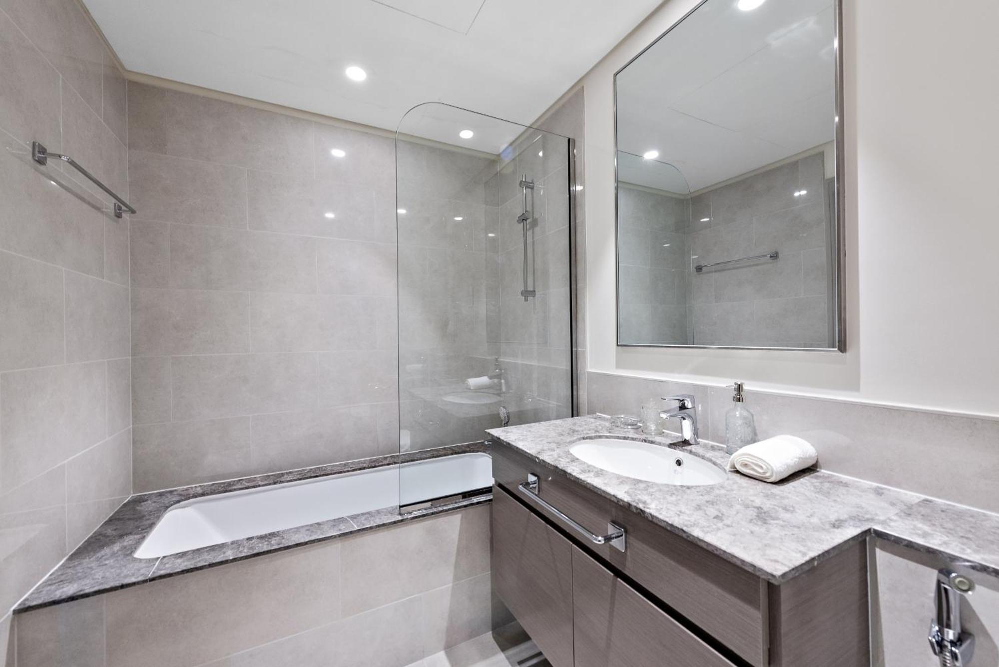 Vayk - Luxury 1 Bd In Downtown Apartment Dubai