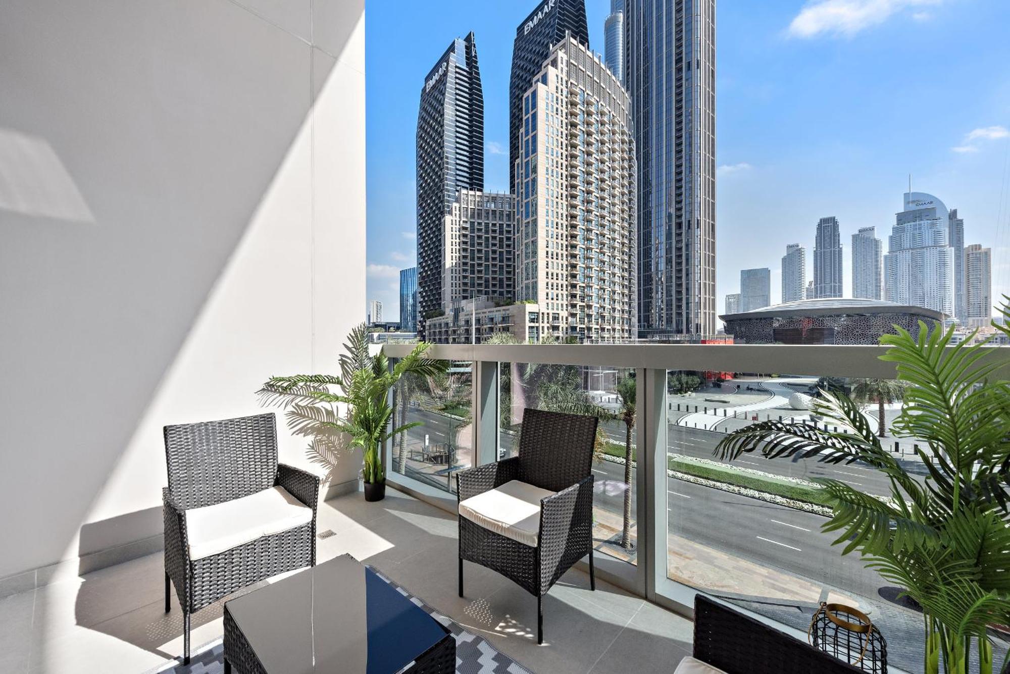 Vayk - Luxury 1 Bd In Downtown Apartment *